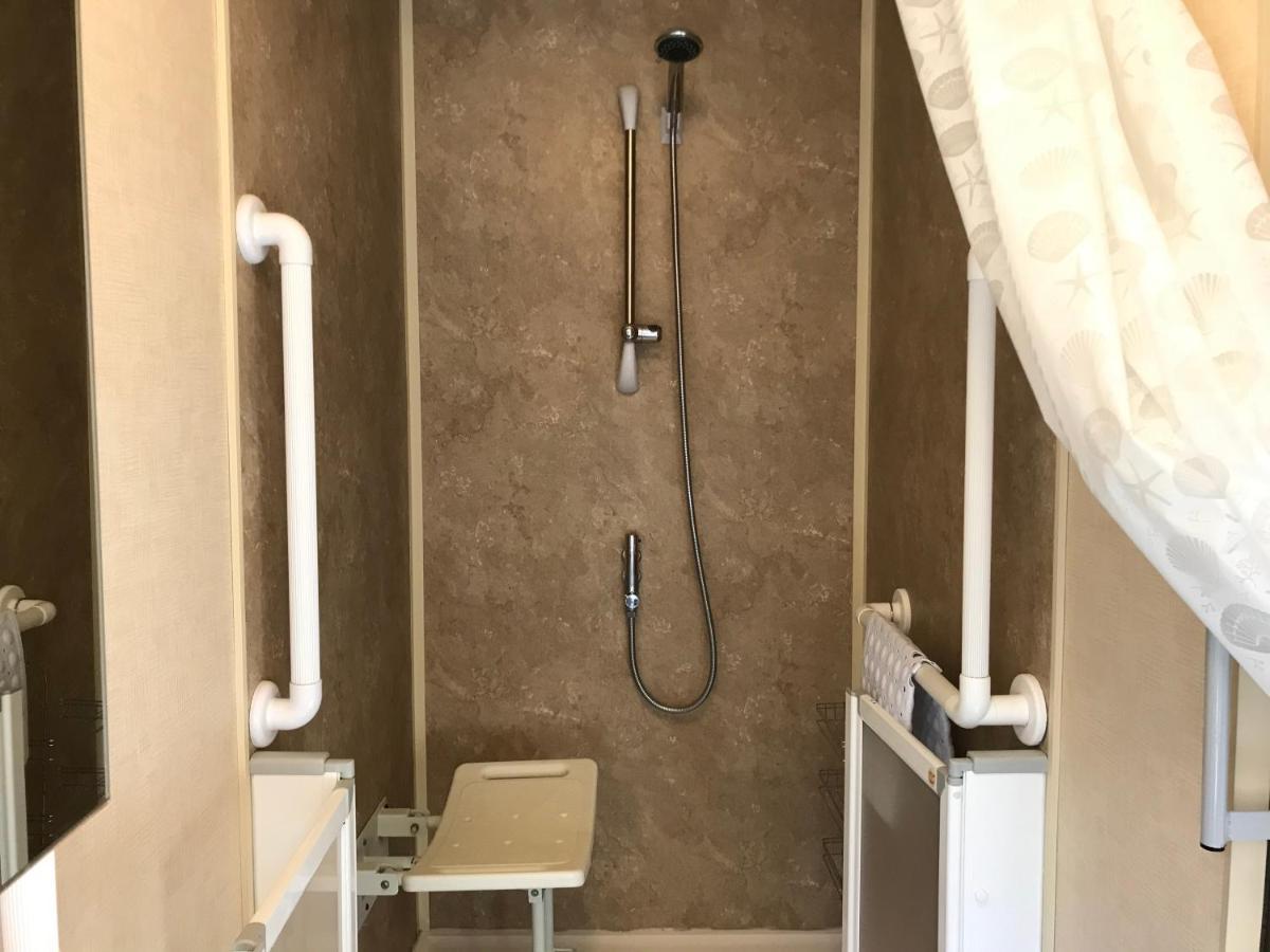 Accessible Wheelchair Friendly Caravan, Lg24, Shanklin, Isle Of Wight エクステリア 写真